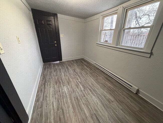 Building Photo - 618 Porter-