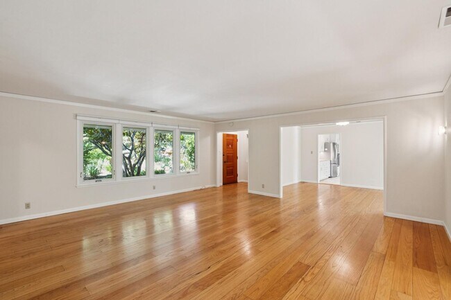 Building Photo - Beautiful Ranch Home with Bonus Room & Detached ADU | Minutes to Downtown