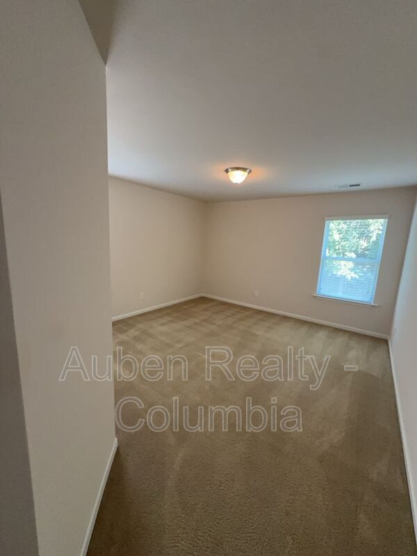Building Photo - 204 Ashmore Ln