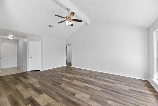 Building Photo - 21006 Bridgeview Cir
