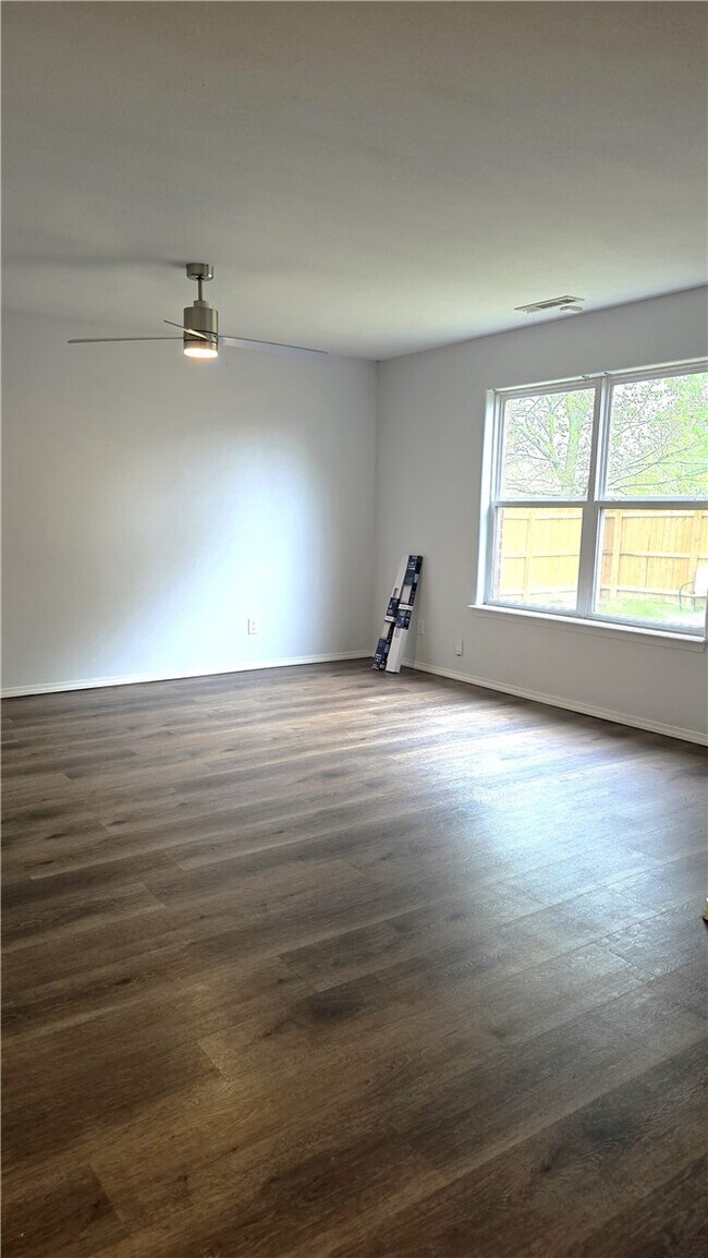 Building Photo - 4102 SW Chapelstone Ave