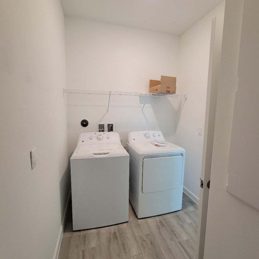 Building Photo - 8978 Zevon Ct