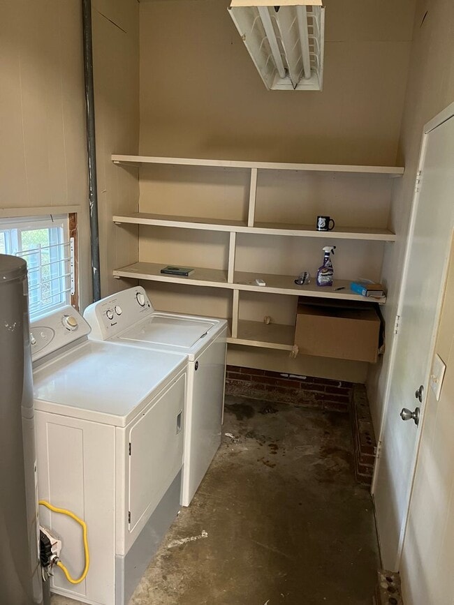 Building Photo - 22 Fairmont Dr