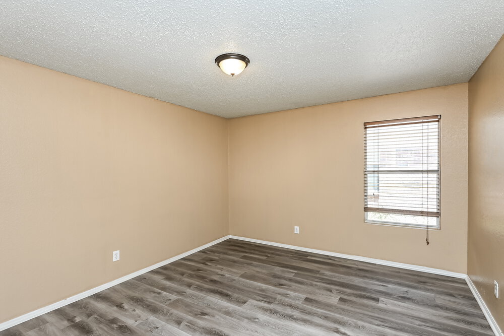 Building Photo - 5213 Bedfordshire Dr