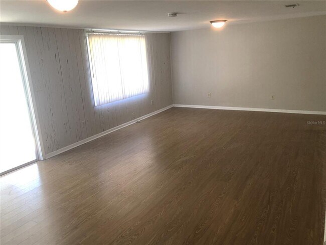 Building Photo - 24206 Doc Karelas Dr