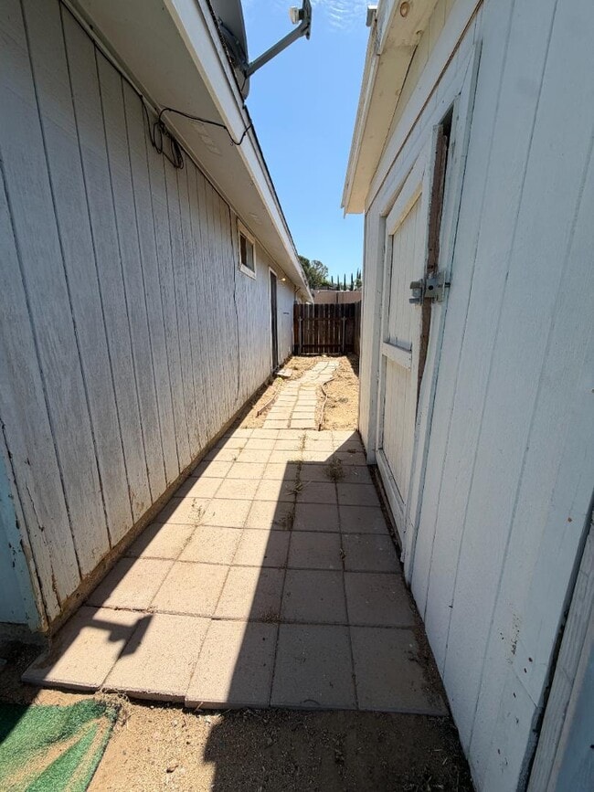 Building Photo - 8209 Jema Way