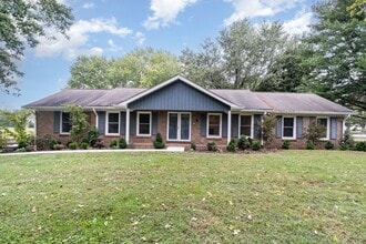 Building Photo - 1726 Lewisburg Pike