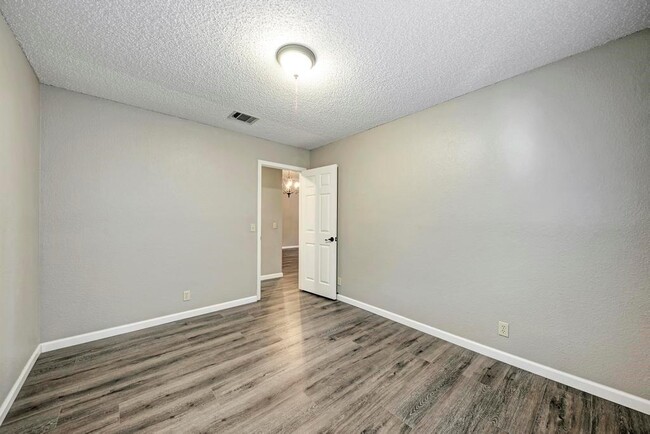 Building Photo - 9113 Edwardson Ln