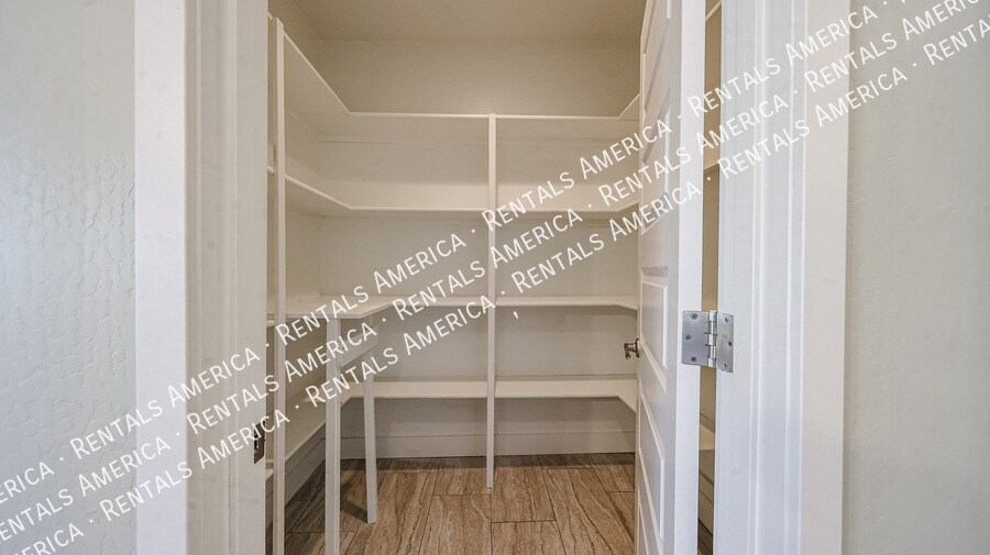 Building Photo - 3113 N 28th St