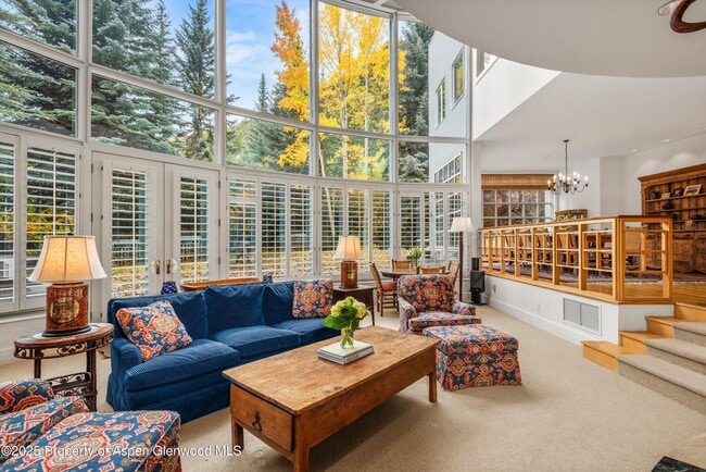 Building Photo - 431 W Hopkins Ave