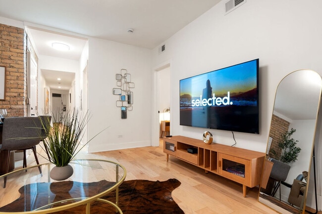 Building Photo - 618 W Patterson Ave