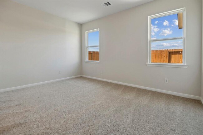 Building Photo - 16422 Blossom Grv Dr