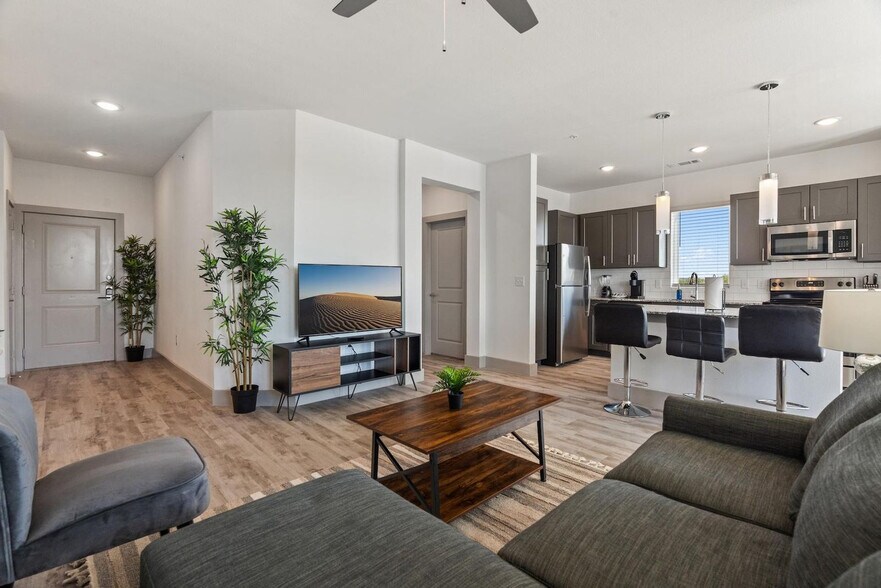 Building Photo - 12100 1/2 Ferrystone Glen Drive-SI ID1343246P