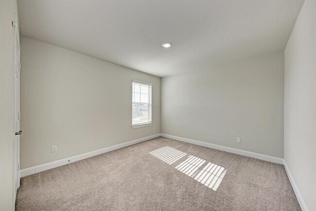 Building Photo - 120 Snowy Plover Ln
