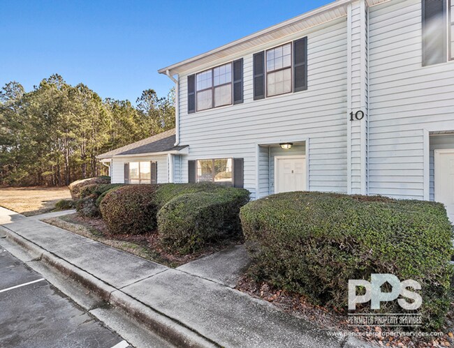 Building Photo - 107 Church St