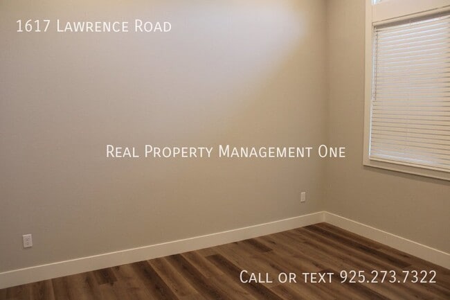 Building Photo - 1617 Lawrence Rd