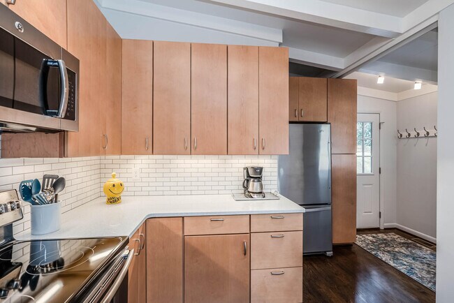 Building Photo - 1134 Baker Ln