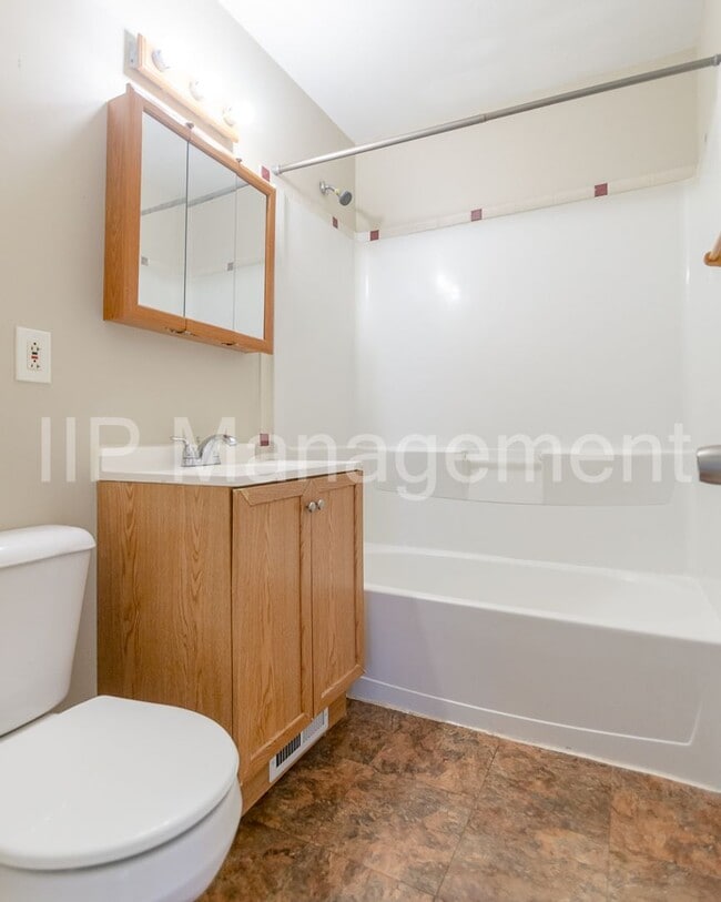 Building Photo - 14209 Emery Ave