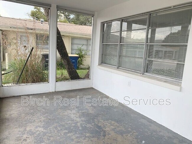 Building Photo - 204 Waverly Way