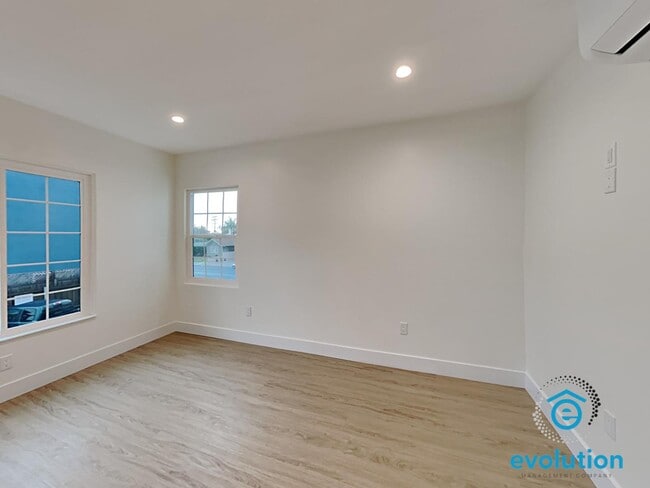 Building Photo - 3831-3835 3rd Avenue - 3835 3rd Ave Apt 6