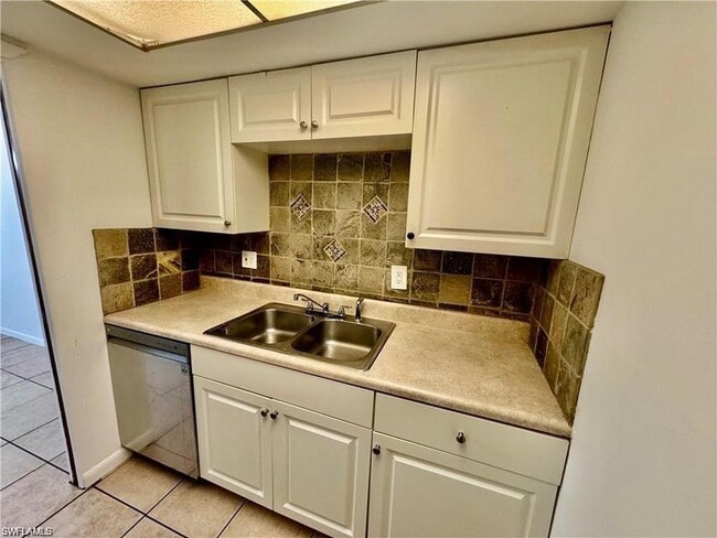 Building Photo - 1849 Maravilla Ave