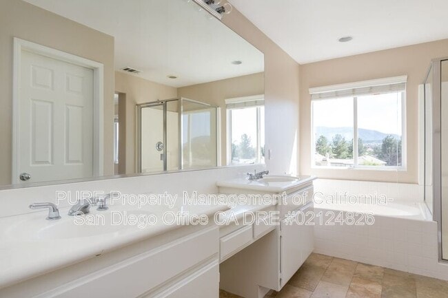Building Photo - 44090 Terraza Ct