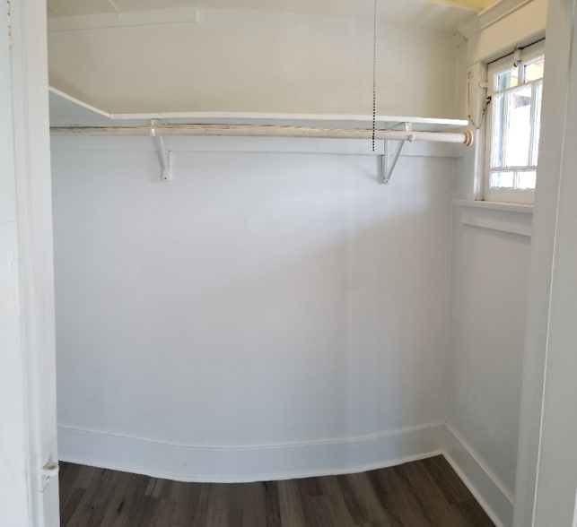 Building Photo - 1234 N Loma Vista Dr