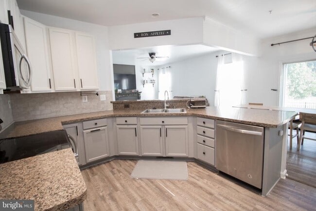 Building Photo - 45567 Bethson St