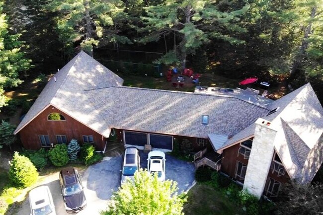 Building Photo - 140 Paquette Cir