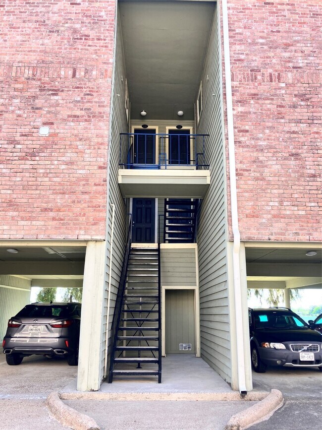 Building Photo - 18800 Egret Bay Blvd