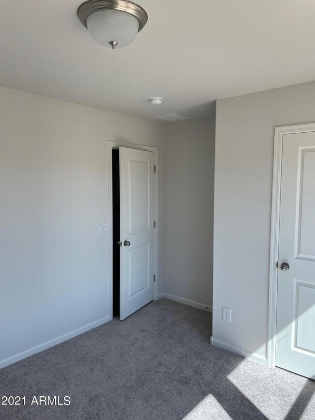 Building Photo - 250 W Bobcat Ct