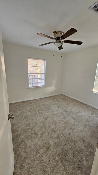 Building Photo - 6806 Jay St