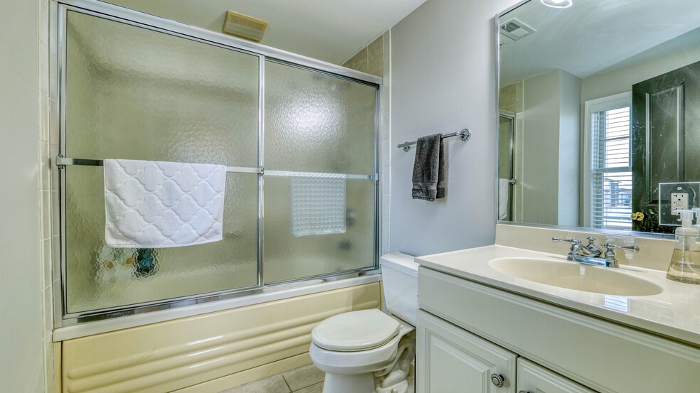 Building Photo - 9100 Atlantic Ave