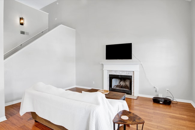 Building Photo - Innerarity Point Living at an Affordable Cost!