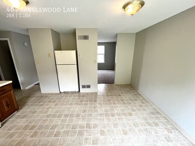 Building Photo - 464 Tanglewood Ln