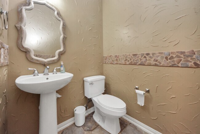 Building Photo - 3010 Ashton Park Dr