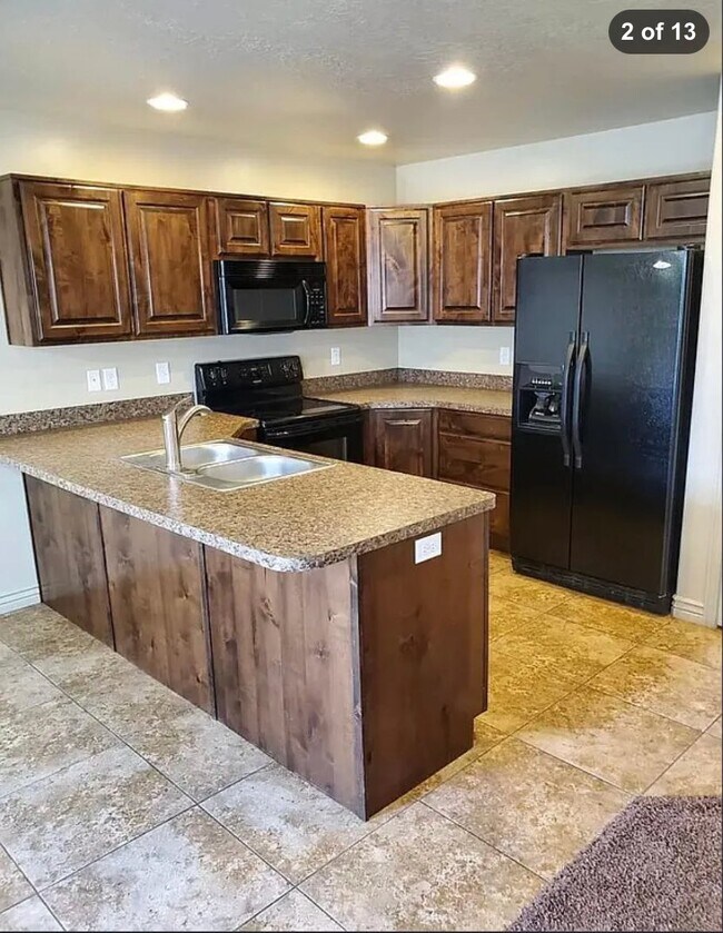 Building Photo - 2271 S Knights Way
