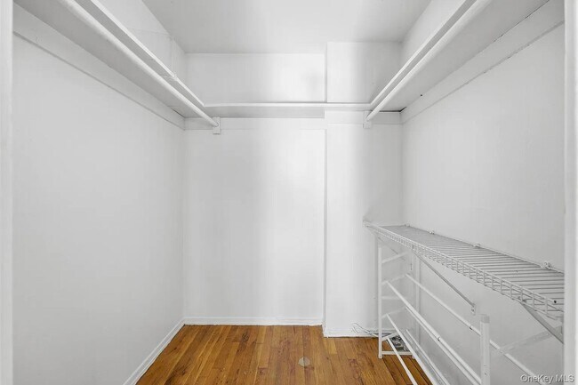 Building Photo - 13-27-27 Bell Blvd