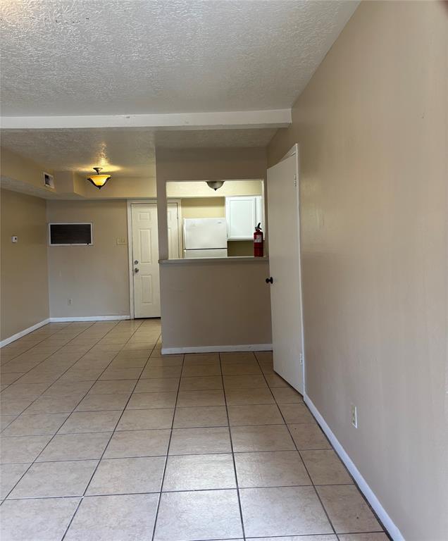 Building Photo - 216 S Pruett St