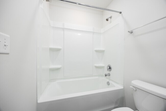 Building Photo - 317 Stream Valley Ct