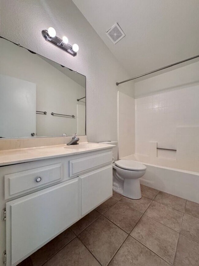 Building Photo - Spacious 3 Bedroom Menifee Home with Bonus...