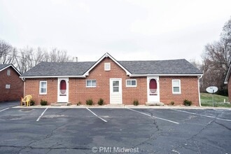 Building Photo - "Cozy 1-Bedroom Retreat: Perfectly Located Gem in Greenfield, IN!"