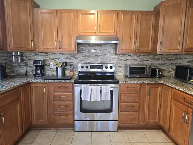 Building Photo - 2837 Bridgeport Dr
