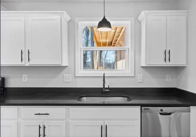 Building Photo - 64 W High St