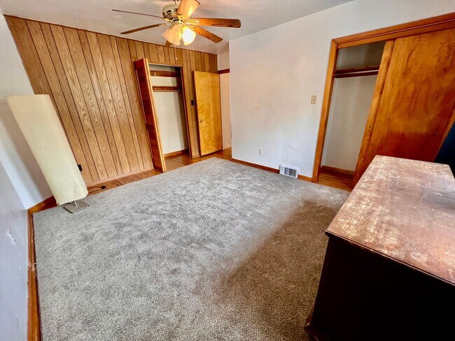 Building Photo - 212 N Highland Ave