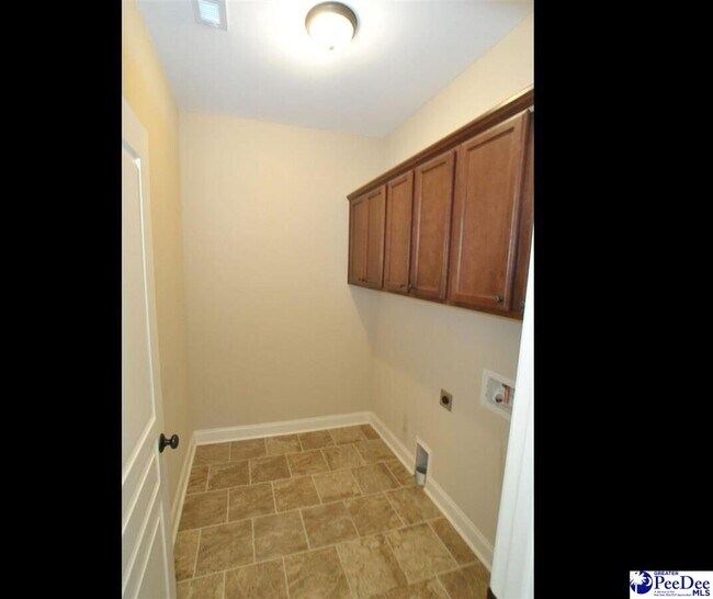 Building Photo - 1355 Millbank Dr