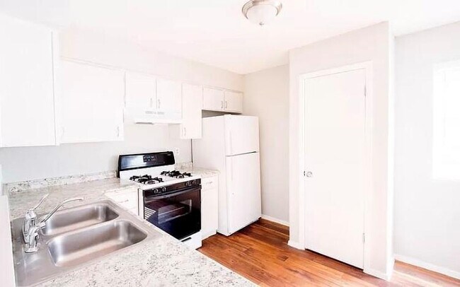 Building Photo - 2306 Cedrick Cove