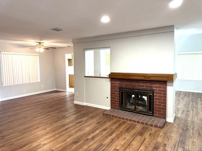 Building Photo - 14349 El Contento Ave