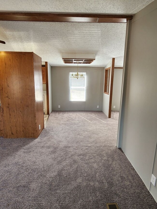 Building Photo - 7965 E Oglethorpe Hwy