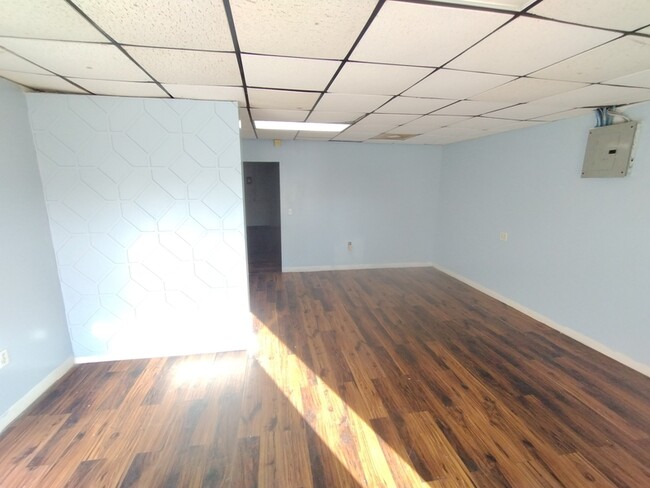 Building Photo - 5615 Wesconnett Blvd